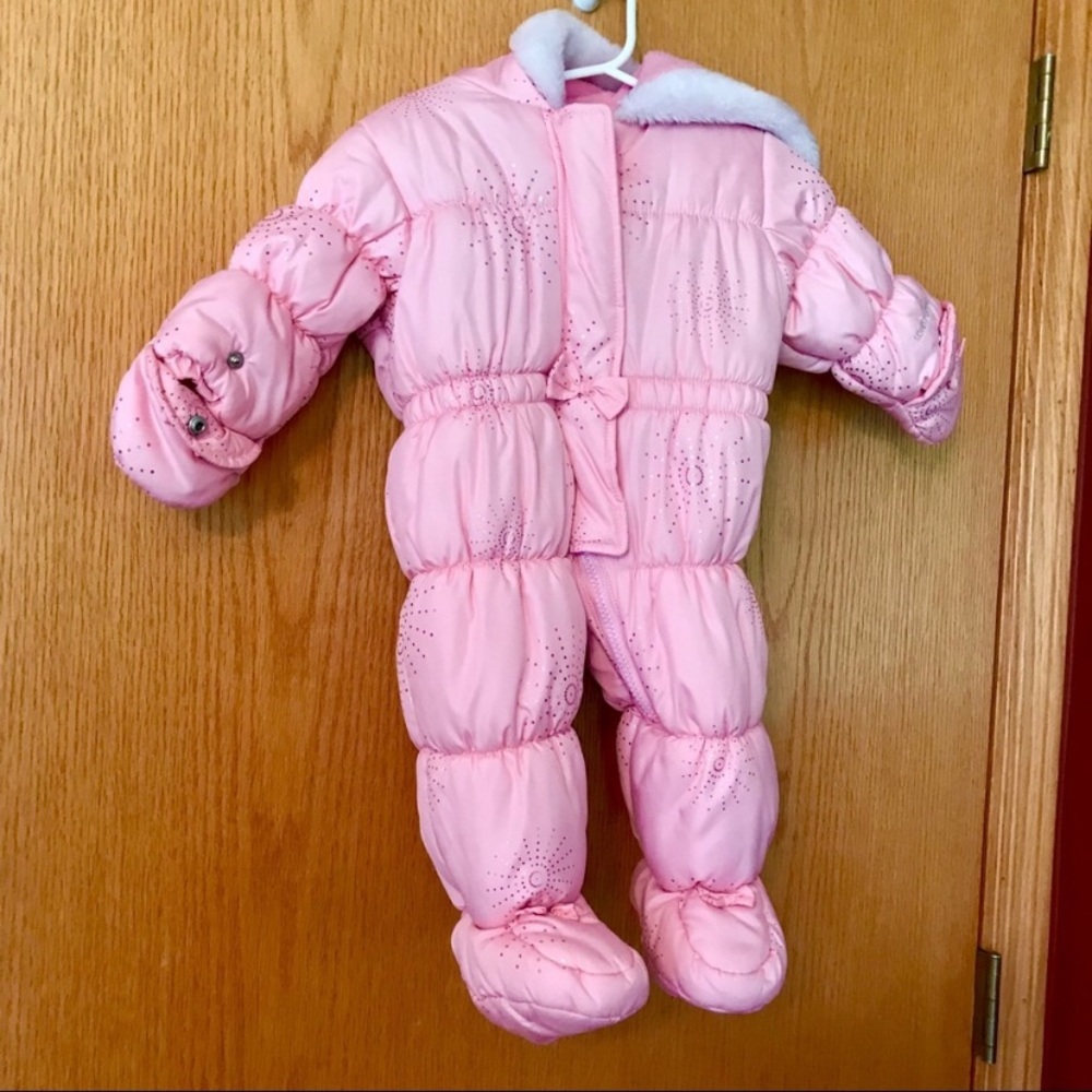London fog pink snowsuit 6-9 m